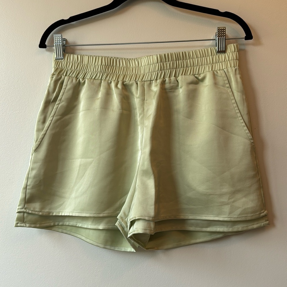 NWT S’edge Daisy Short in Lillypad Green